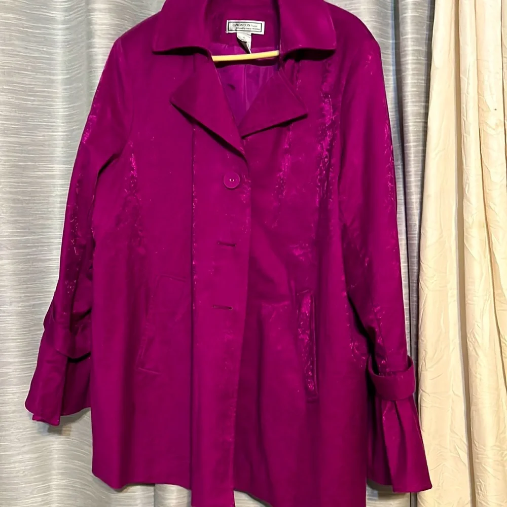 Beautiful jacket - Picture 1 of 6